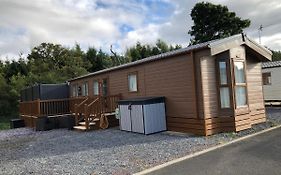 Moonlight Ridge -2 Bedroom Lodge With Hot Tub